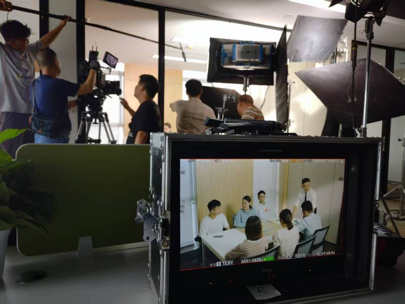 吴起县TVC拍摄公司：科技产品视觉化大师，诠释未来感与功能美学
